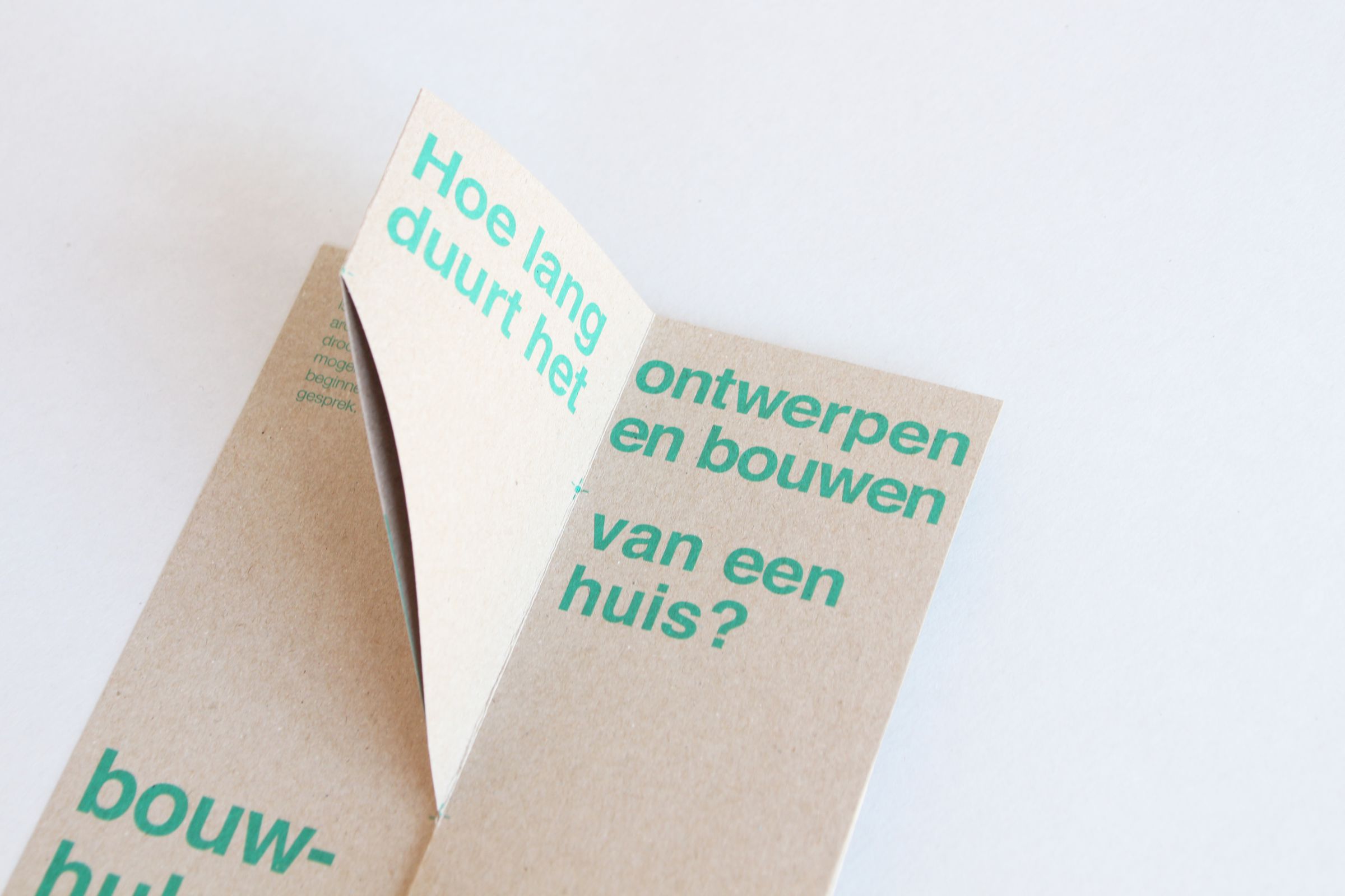 grafisch ontwerp flyer voor duurzaam en circulair Arnhems architectenbureau Buro Bois